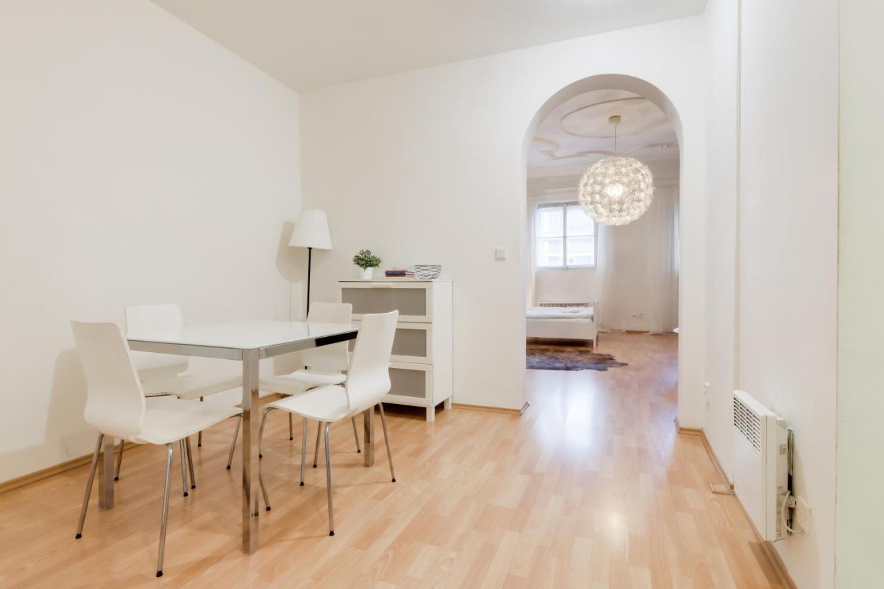 Curiosity Apartments ปราก ภายนอก รูปภาพ